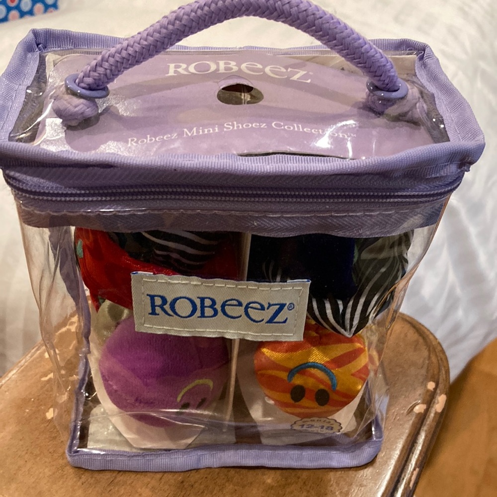 Robeez mini baby shoes